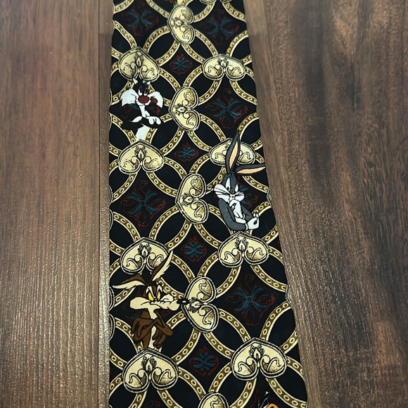 Looney Tunes Vintage 1994 Tie, Bugs Bunny, Tasmanian Devil, Daffy Duck - Picture 2 of 5